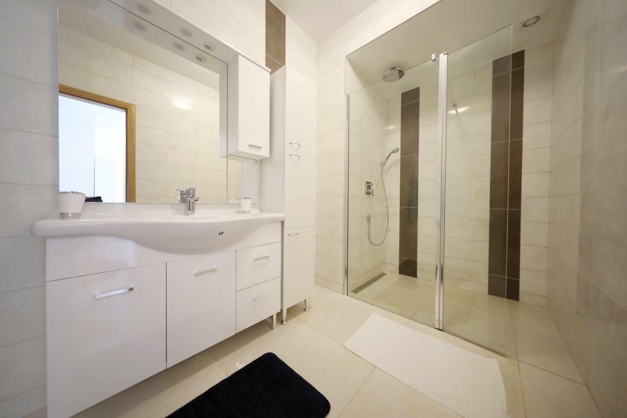Apartmani Vlado Mitar Sukošan Екстериор снимка