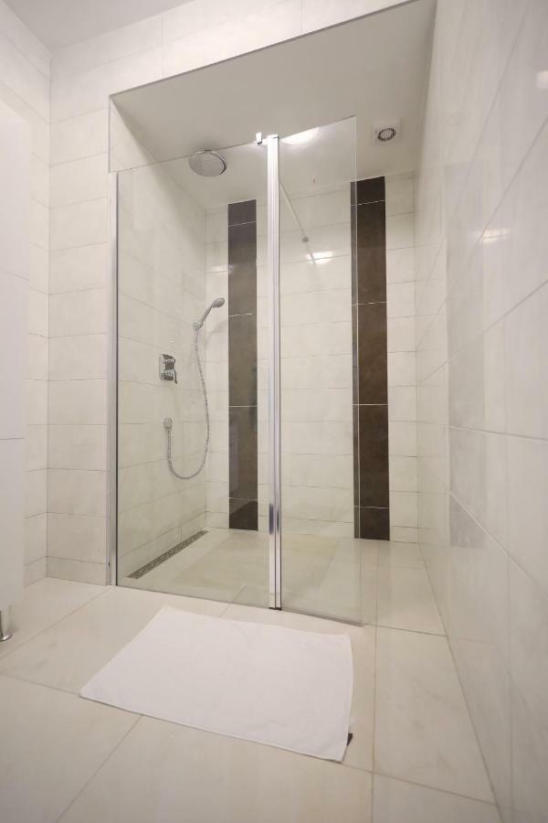 Apartmani Vlado Mitar Sukošan Екстериор снимка