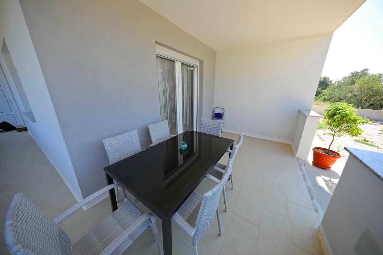 Apartmani Vlado Mitar Sukošan Екстериор снимка